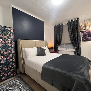 https://cambridge-heritage-apartments.cambridgehotelsuk.com
